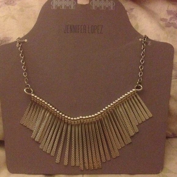 Statement necklace