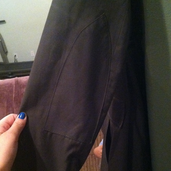 Dark green army colored trench coat - Picture 3 of 4