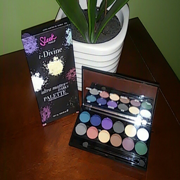 Sleek Makeup i-Divine Ultra Mattes Darks Palette