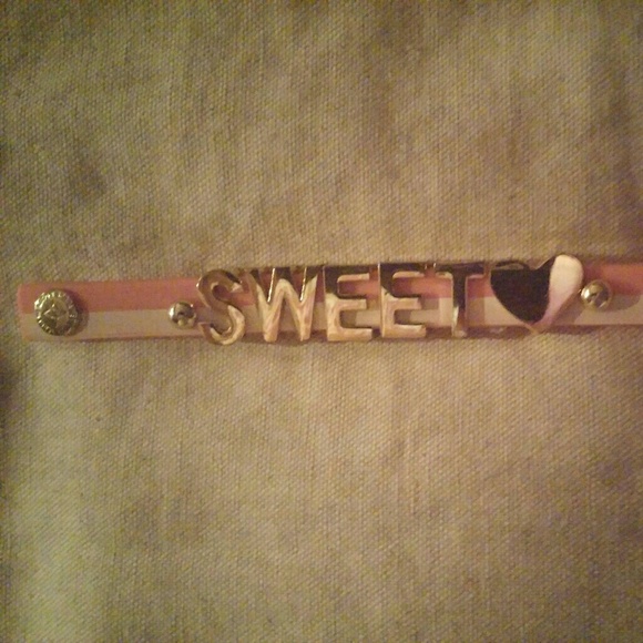 BCBG Generation "SWEET" Heart Affirmation Bracelet - Picture 2 of 4