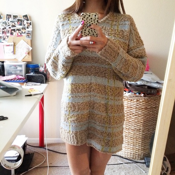 🚫BUNDLED🚫tout ā coup camel & silver Sweater - Picture 4 of 4