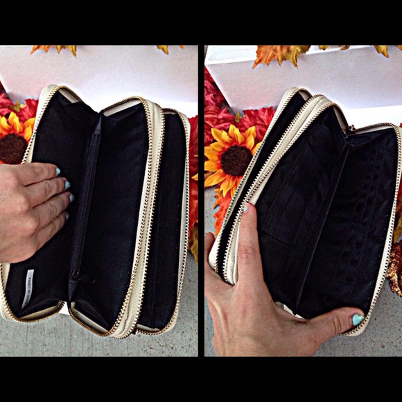 ❗️🚫SOLD IN BUNDLE❗️Studded Vanilla Creamer Wallet - Picture 4 of 4