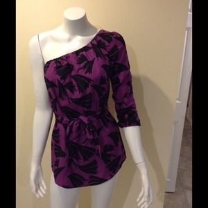 Guess Aleah One Shoulder Top 👩💃💄