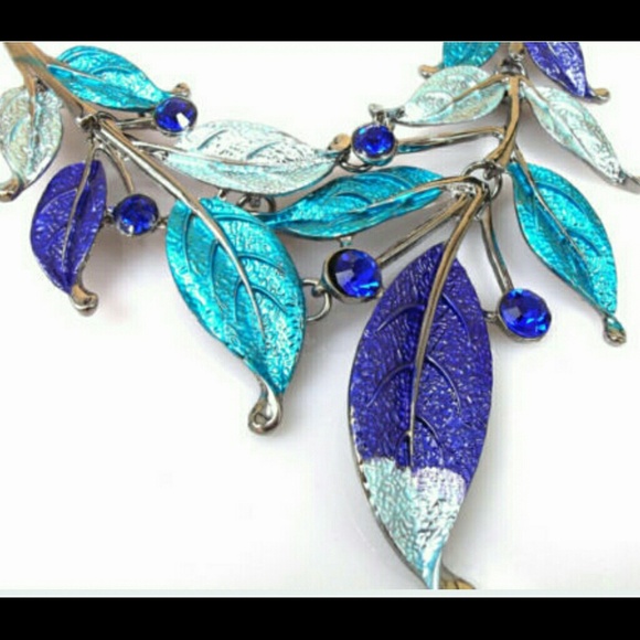 *Sold*Set Necklace & Earrings - Picture 2 of 2