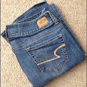 American Eagle Medium Wash Artist Jeans