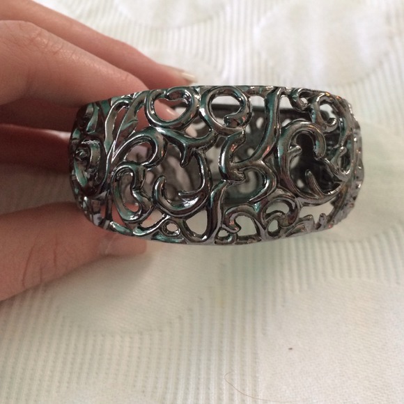 Hinge bracelet - Picture 2 of 3