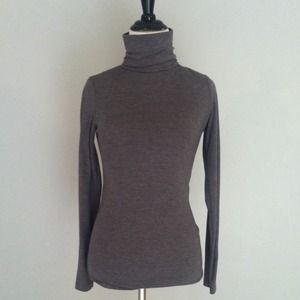H&M grey turtleneck