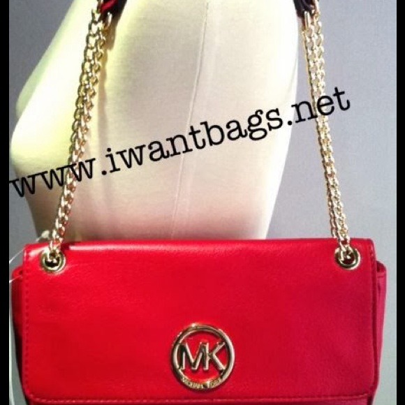 Perfect for Christmas!! Michael kors like New!