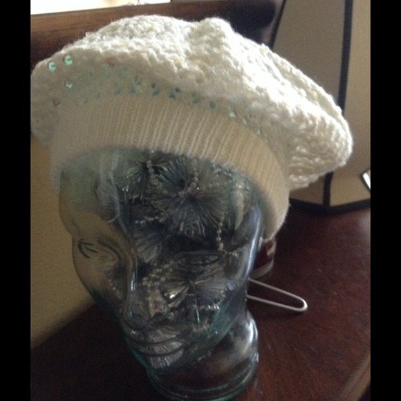 Knitting hat forever 21.