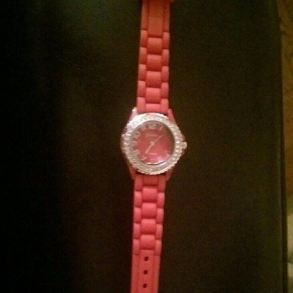 Watch :-) - Picture 2 of 2