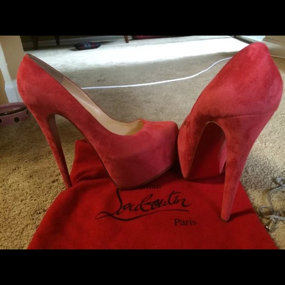 🛑SOLD🛑 Christian Louboutin daffodils - Picture 2 of 4