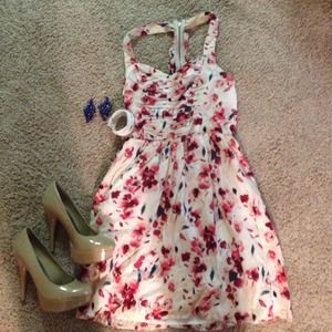 Super cute size small floral dress