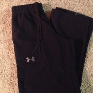 Size small fleece under armour sweatpants in black