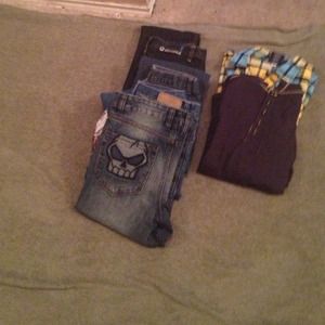 New and gently use shirts boys large 12-14 bundlie