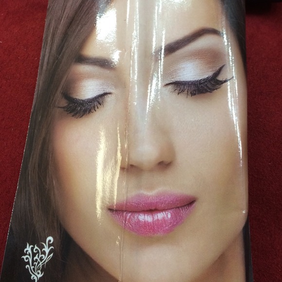 29% off Younique Accessories