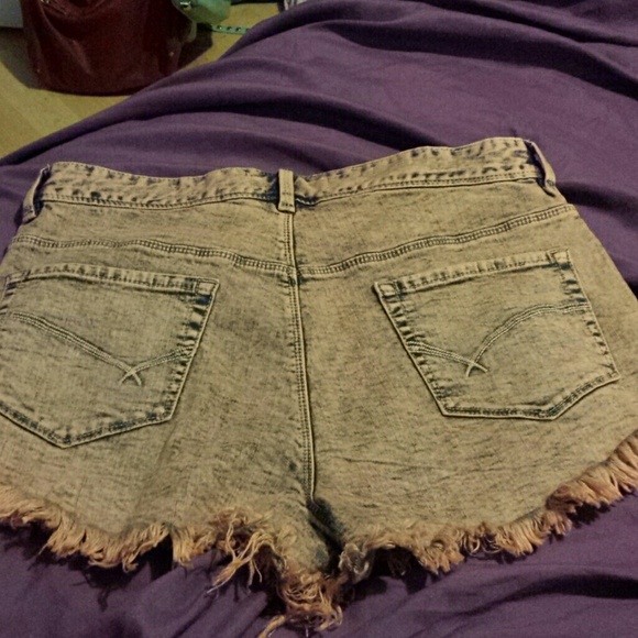 High waist short shorts never been worn - Picture 3 of 3