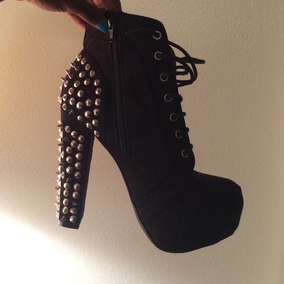 Studded Bootie Boot ! - Picture 2 of 3