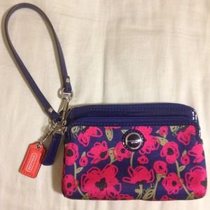 Coach poppy wallet wrislet small