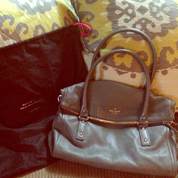 kate spade Handbags - 🎁 Perfect Christmas gift~ Kate Spade 🎁