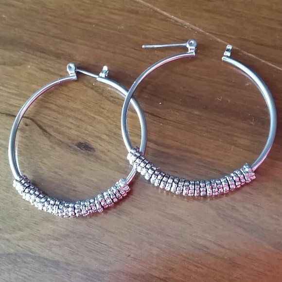 *FINAL*PRICE* 2" Fashion Hoops