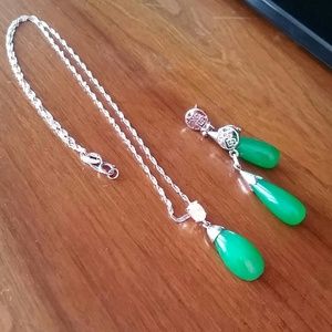 *FINAL*PRICE* 19" REAL Jade Necklace & Earring Set