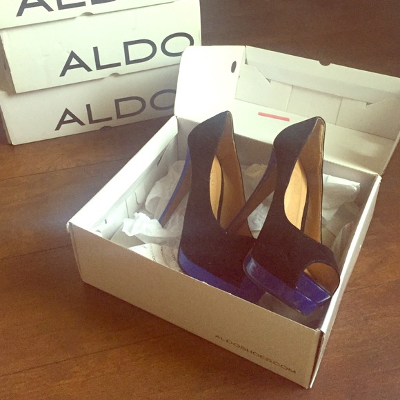 Black & blue ALDO Heels !