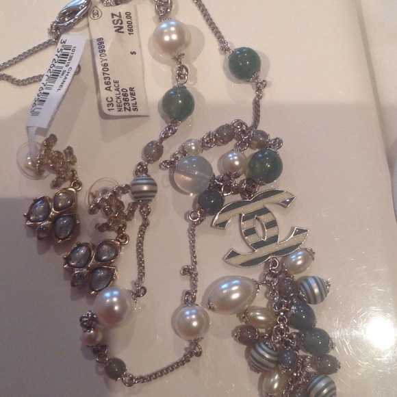 Necklace and earrings for @queenbee333
