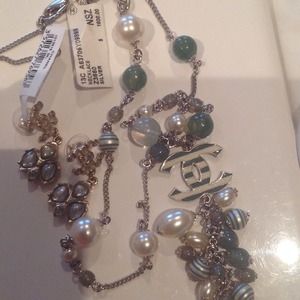 Necklace and earrings for @queenbee333