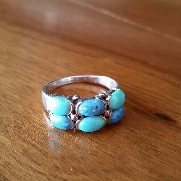 *FINAL*PRICE* Sz7 Sterlig Silver and Turquoise Rng