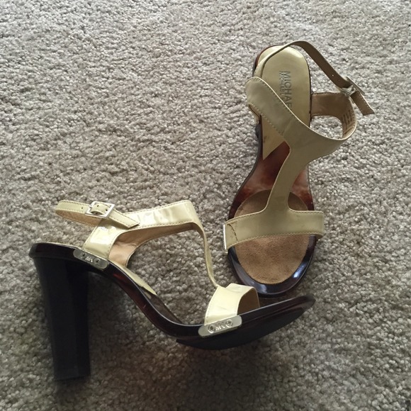 MICHAEL KORS acrylic rise sandals