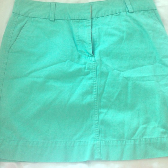 Vineyard Vines skirt and Otter Box!