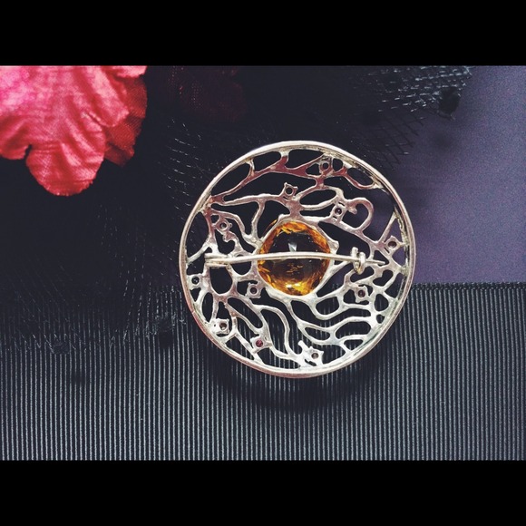 Handmade Authentic Sterling Silver Topaz Brooch - Picture 2 of 4