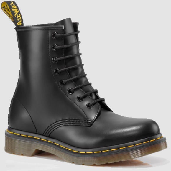 Womens 8 doc martens 🎃