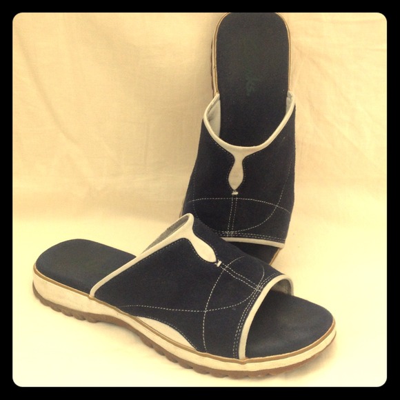 Clarks blue slip-on sandals Sz 9