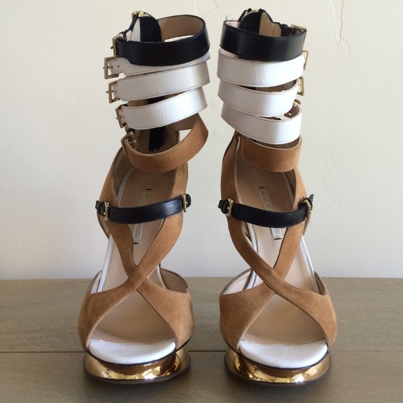 💥Host Pick💥Nicholas Kirkwood Sandal