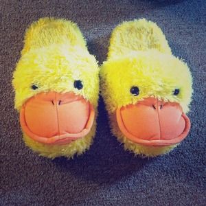 Duckie slippers. Medium 7/8