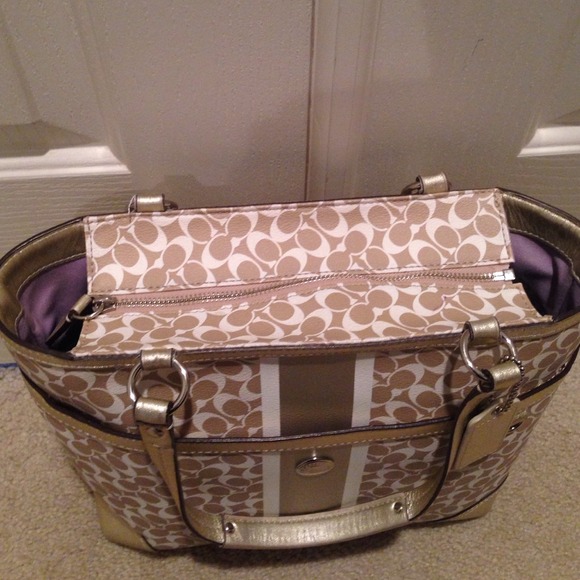 Authentic COACH Chelsea Signature stripe tote - Picture 3 of 4