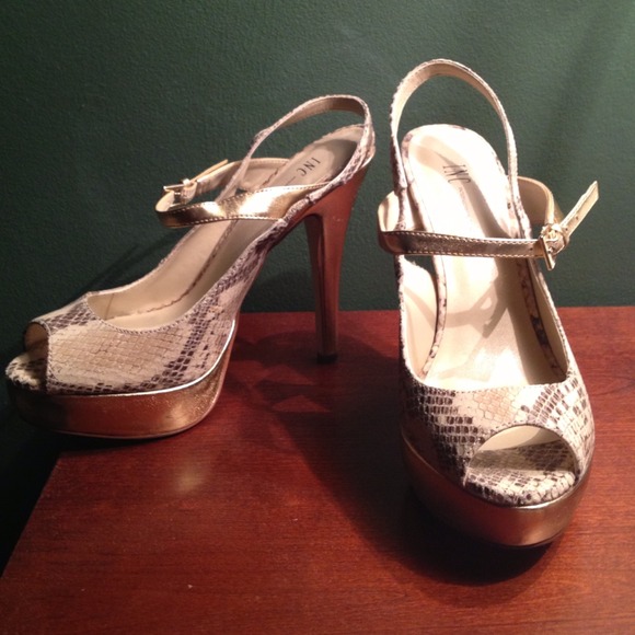 iNC Shoes - Picture 2 of 3