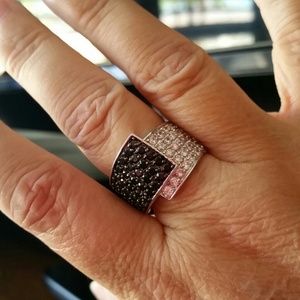 *FINAL*PRICE* Silver Tone Fashion Ring w/cz's