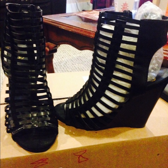 2 Strappy wedges