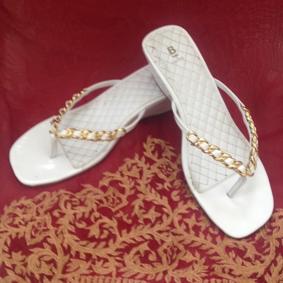 Bakers Sz 9 white with gold