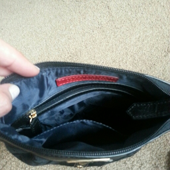 *REDUCED* Tommy Hilfiger Purse - Picture 4 of 4