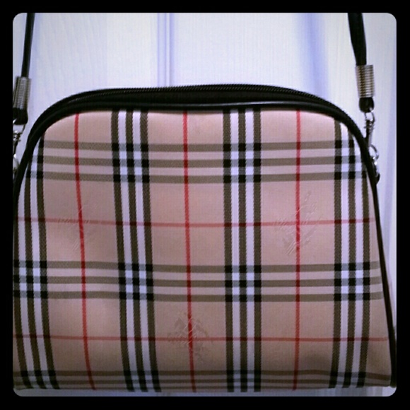 Cute long side purse or possible makeup bag *today
