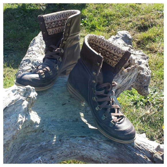 *Sold in Bundle* "Kelsey" American Rag Boots - Picture 2 of 4