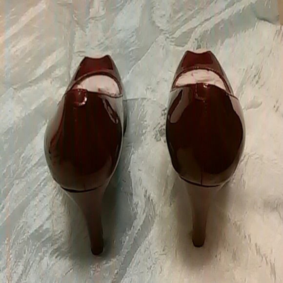 Wine patents shoe