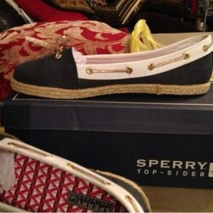 Re-posh. Too tight for me. 8 but slim.