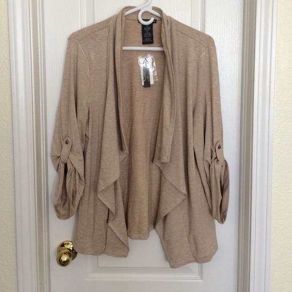NWT cute open from cardi!