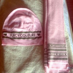 JUICY COUTURE SCARF AND BEANIE