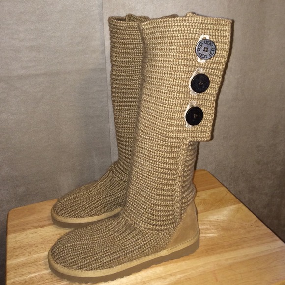 Ugg Classic Cardy boot ($50.00 for this weekend!)