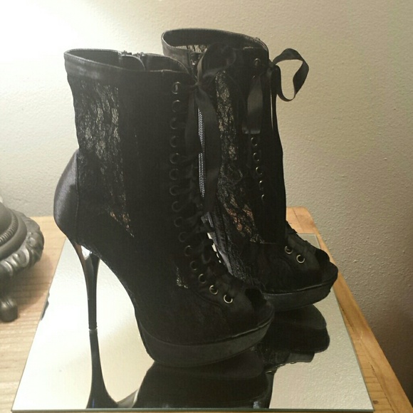 Boots - Picture 1 of 4